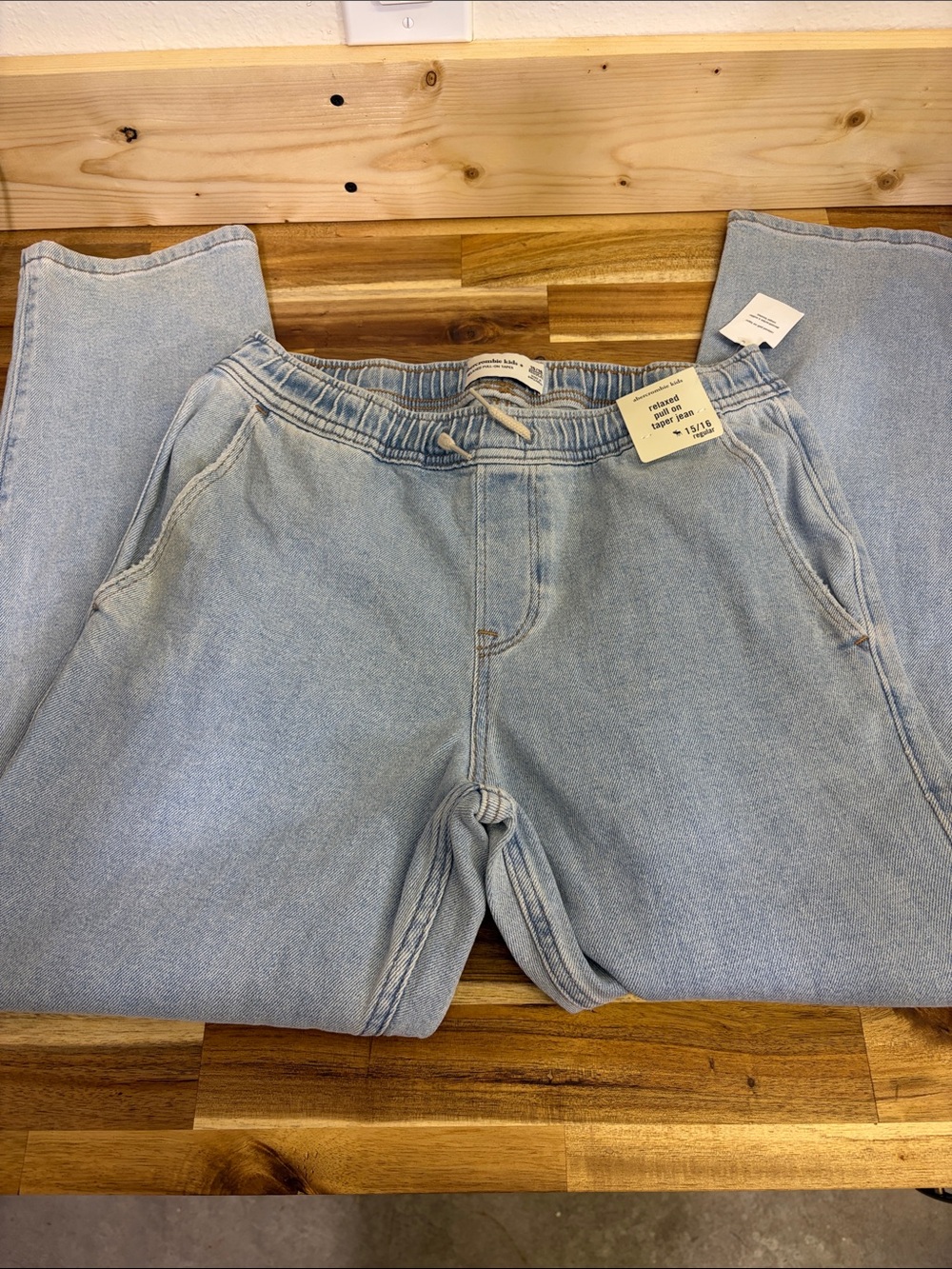 abercrombie kids Light Wash Denim Jogger Jeans